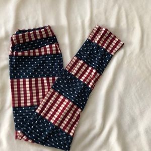 LulaRoe American flag leggings.